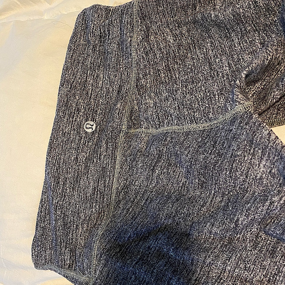 Black and white heathered wunder under size 4. Great condition